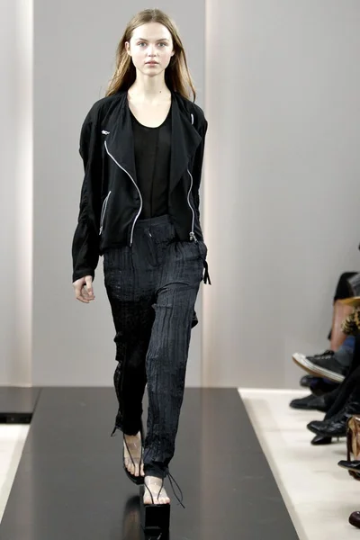 Look 25